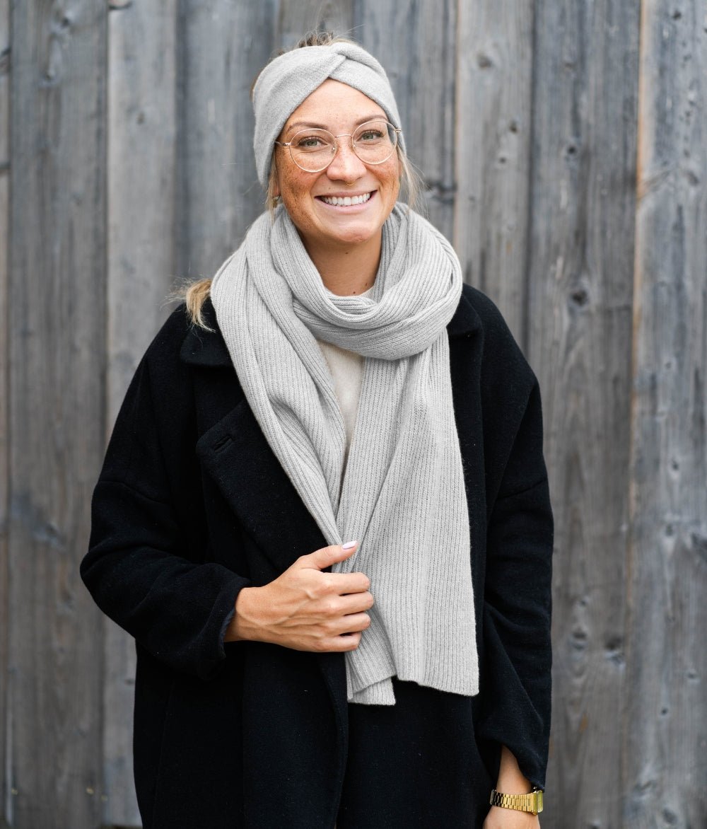 Schal aus recyceltem Kaschmir - obumi - 930 - Soft Grey