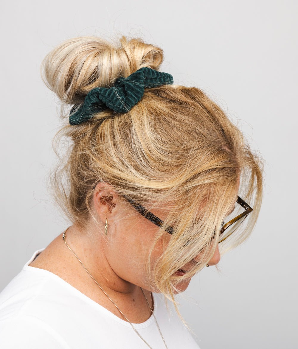 Scrunchie aus Bio Samt Rippe - Haargummis - obumi - 578 - Aloe