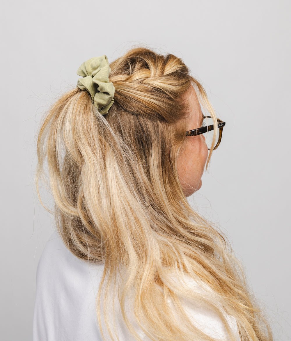 Scrunchie aus Lyocell - in 2 Größen - Haargummis - obumi - 980 - Olive