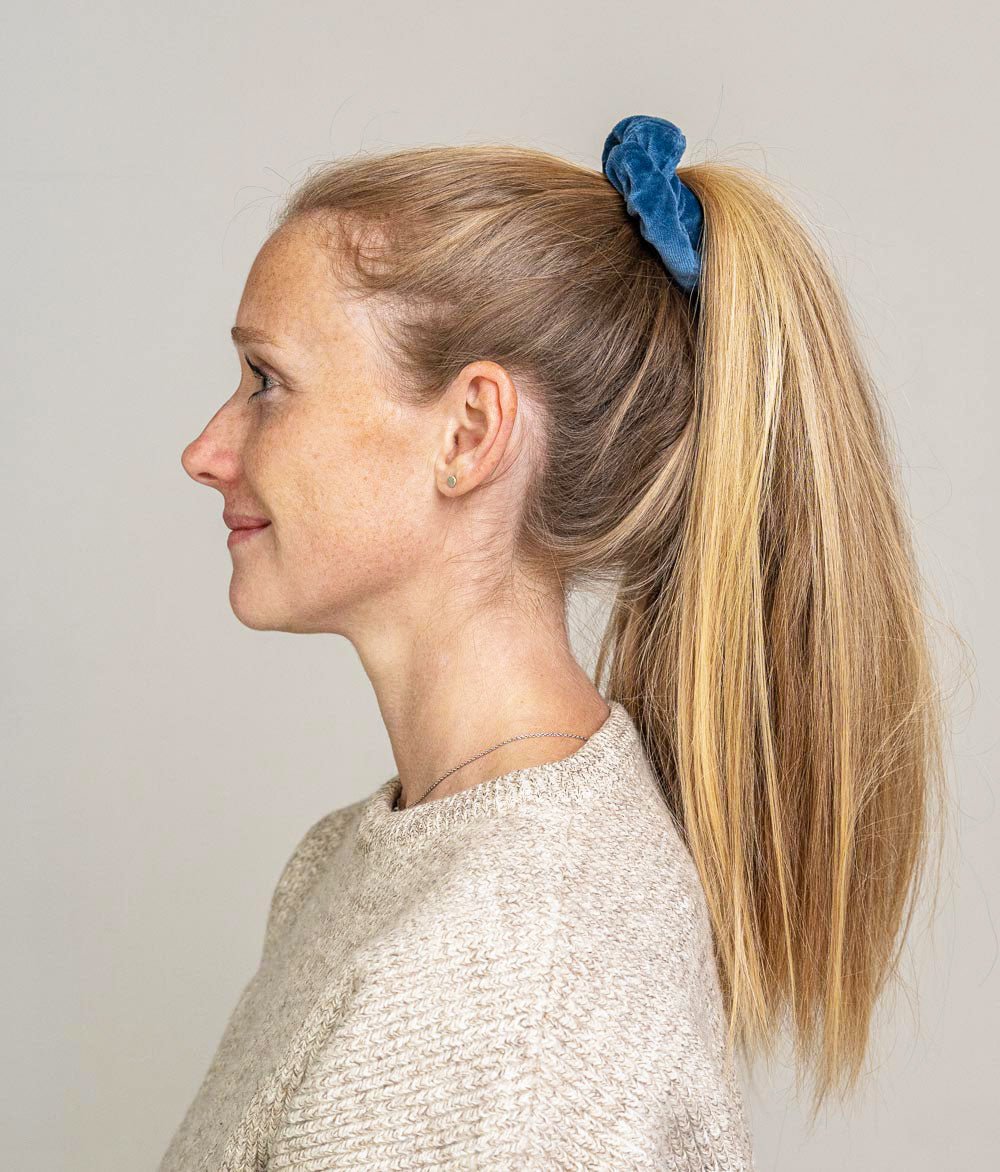 Scrunchie aus Bio Samt - Haargummis - obumi - 563 - Black