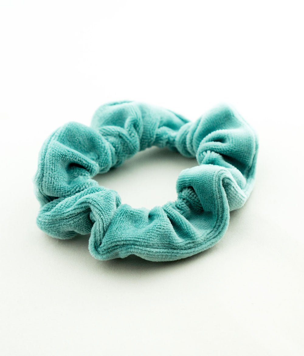 Scrunchie aus Bio Samt - Haargummis - obumi - 564 - Aqua