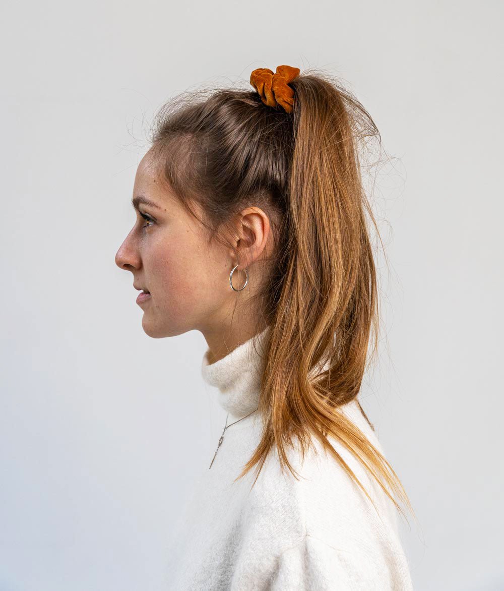 Scrunchie aus Bio Samt - Haargummis - obumi - 565 - Rost