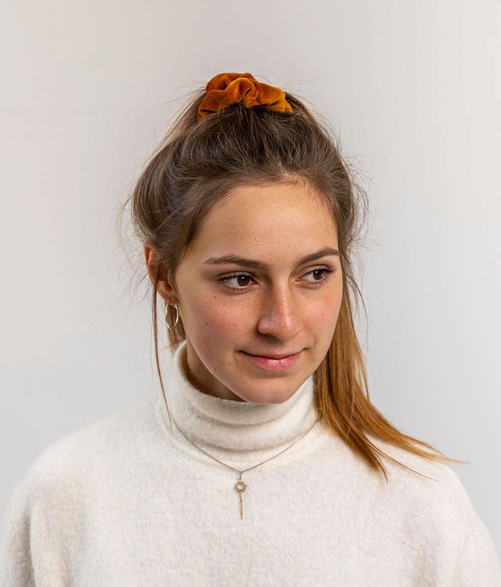 Scrunchie aus Bio Samt - Haargummis - obumi - 565 - Rost