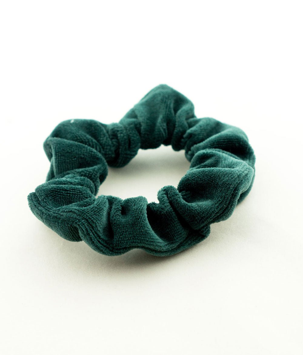 Scrunchie aus Bio Samt - Haargummis - obumi - 569 - Dark Green