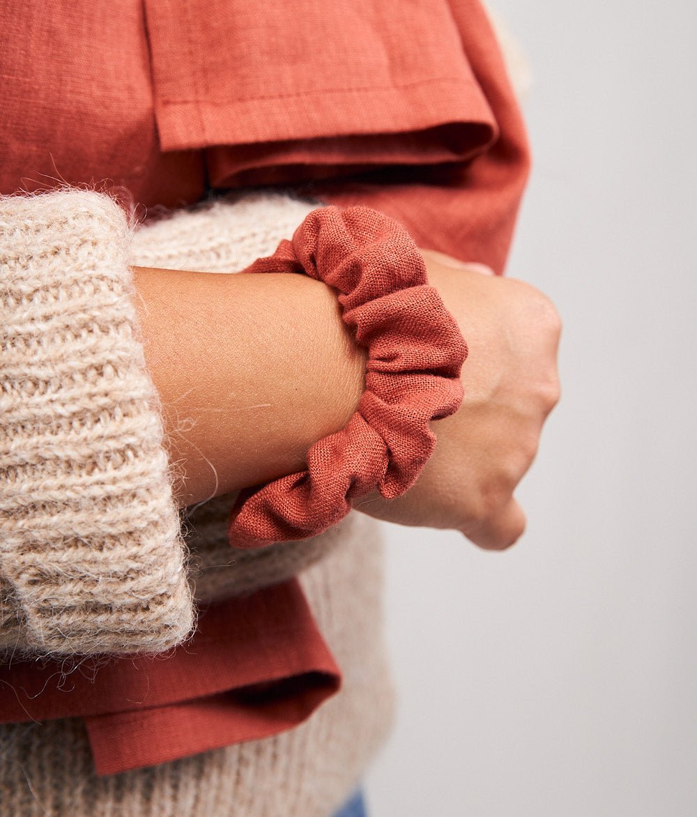 Scrunchie aus Leinen - Haargummis - obumi - 281 - Rost