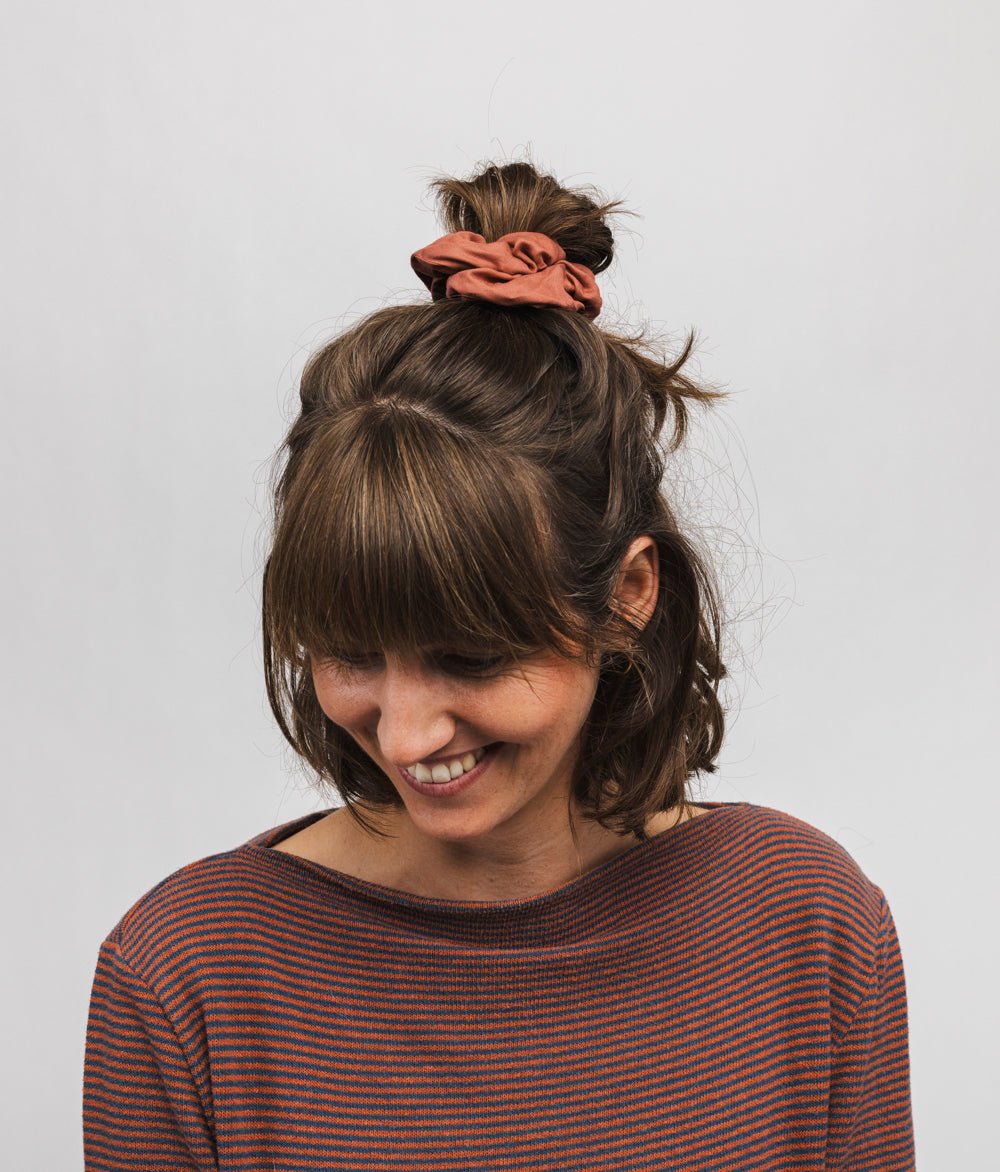 Scrunchie aus Ecovero Satin - Haargummis - obumi - 297 - Rost